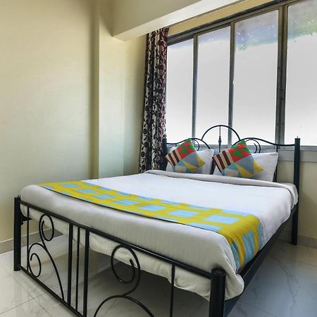 Flagship Cozy Stay Kharghar Koparpāda Exteriör bild