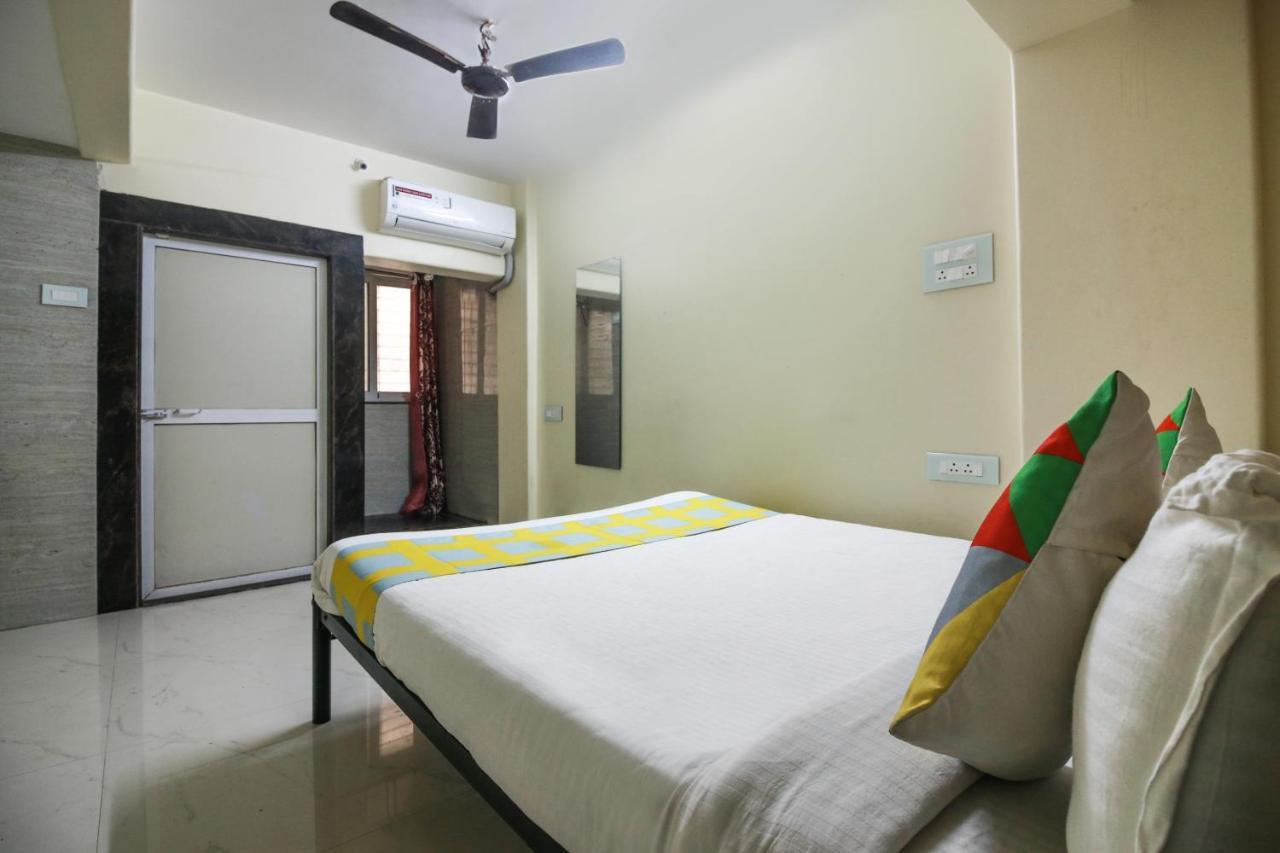 Flagship Cozy Stay Kharghar Koparpāda Exteriör bild