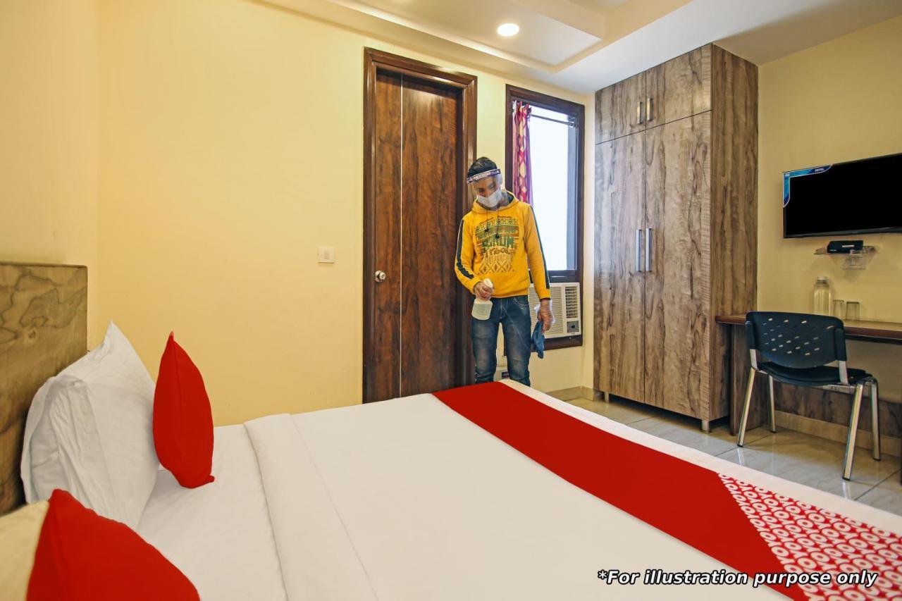 Flagship Cozy Stay Kharghar Koparpāda Exteriör bild